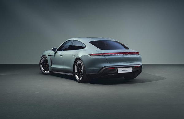 Porsche Taycan GTS